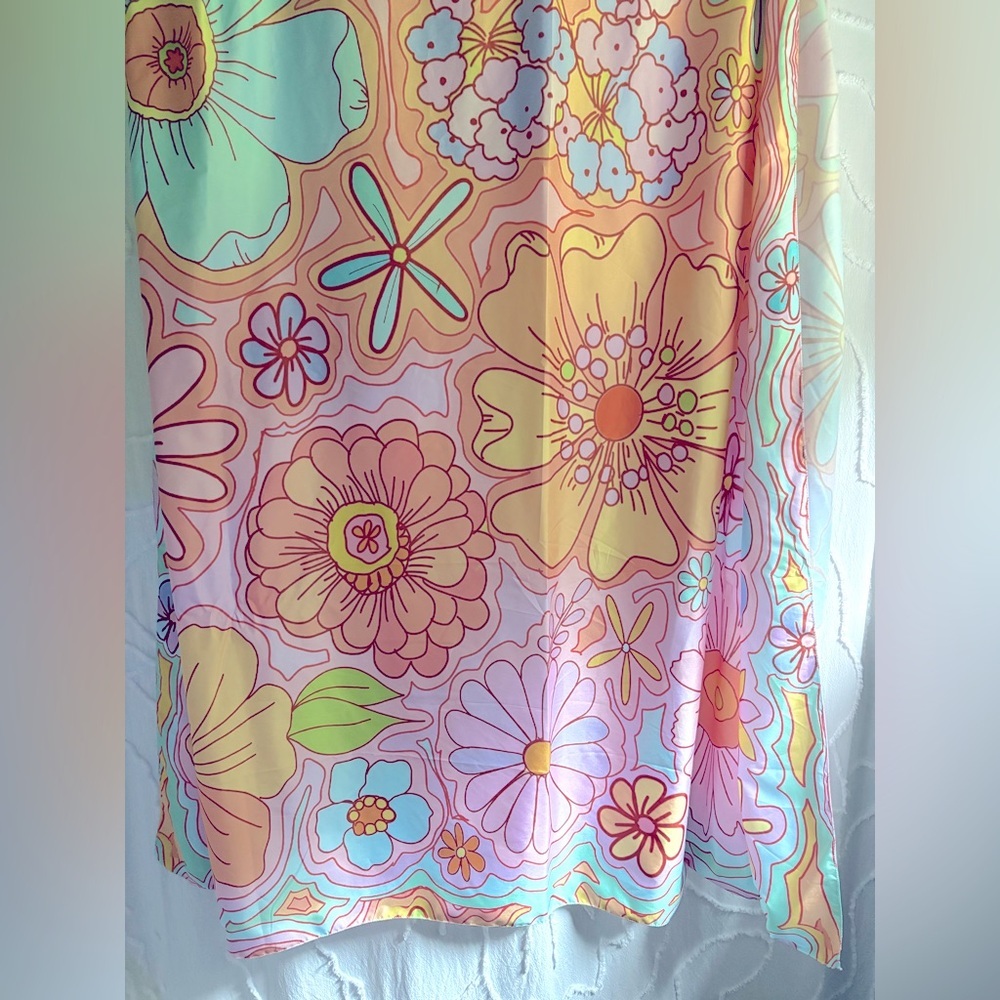 Retro Floral Tapestry - Picture 3 of 3